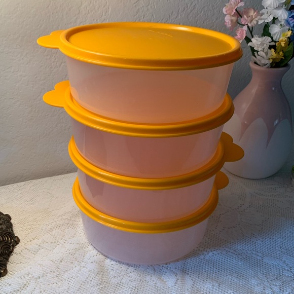 Tupperware Kitchen 4 Tupperware Cereal Bowls And Lids Poshmark